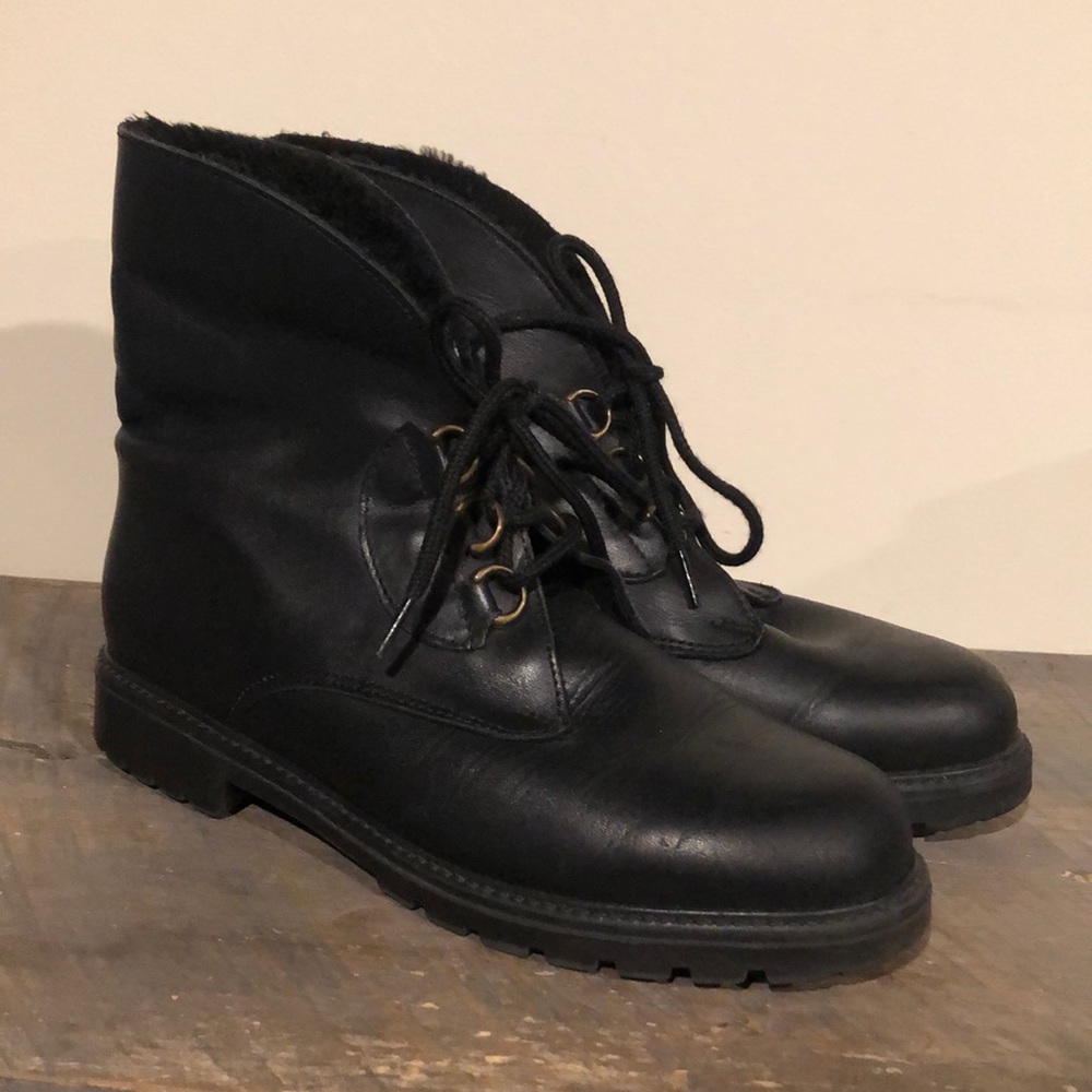 LaCanadienne Learher tie up Booties boots